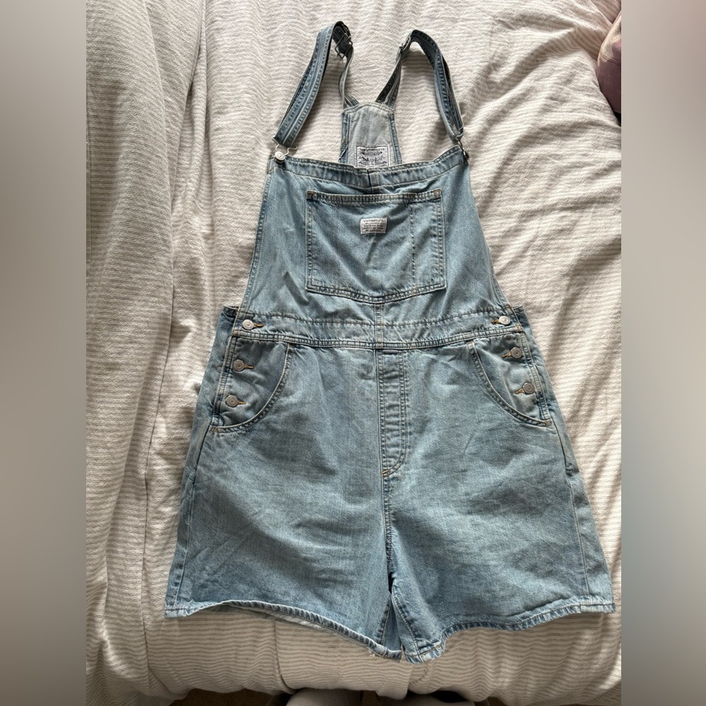 Levi’s Shortalls
